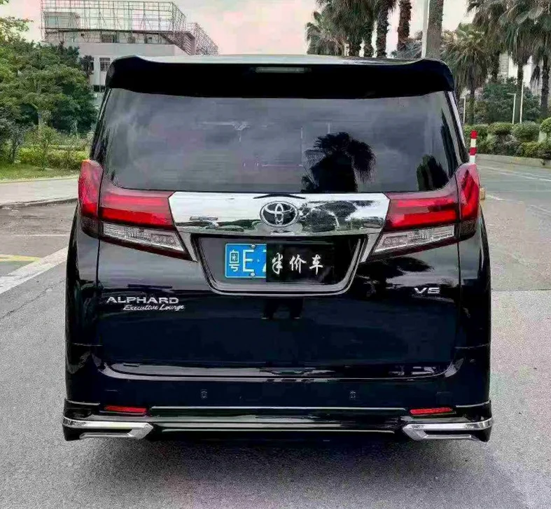 丰田埃尔法 内饰后排