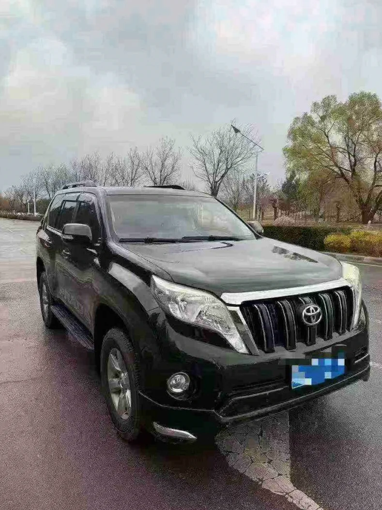 丰田普拉多 正面外观二