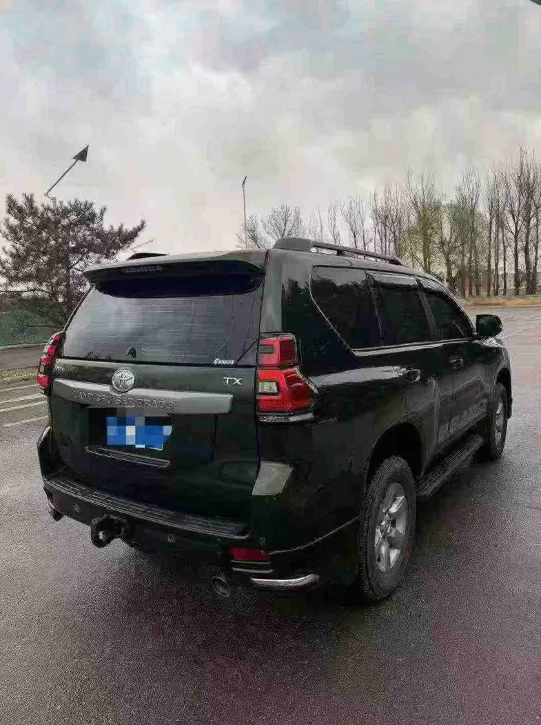 丰田普拉多 驾驶室