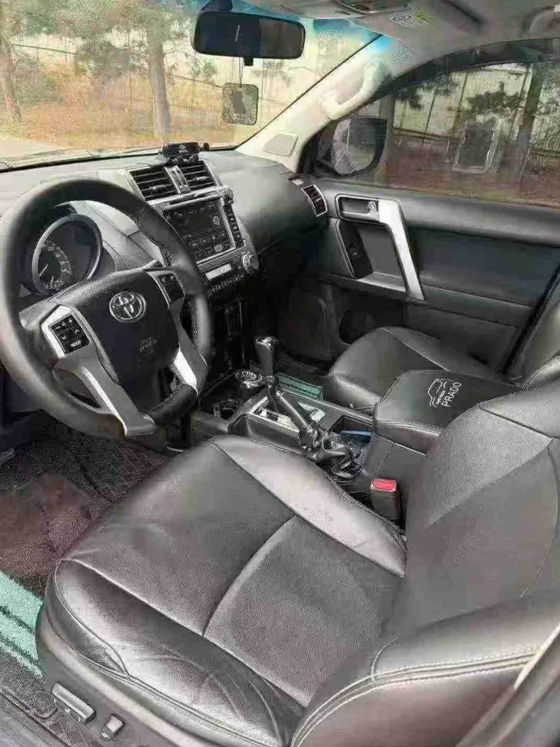 丰田普拉多 后面外观三