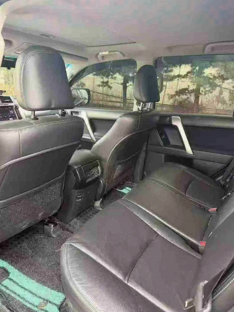 丰田普拉多 后面外观二