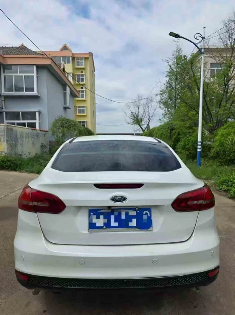 福特福克斯 驾驶室