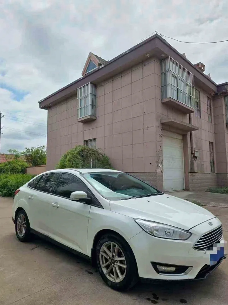 福特福克斯 正面外观三