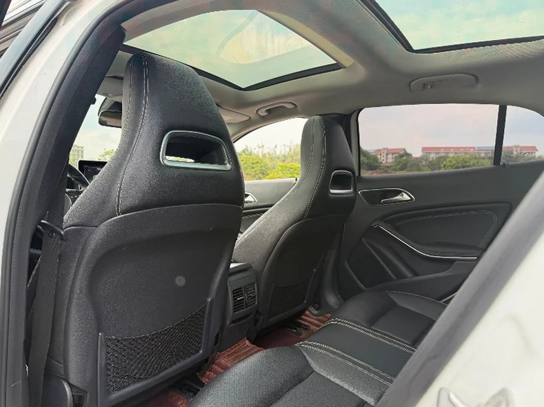 奔驰GLA 后面外观二