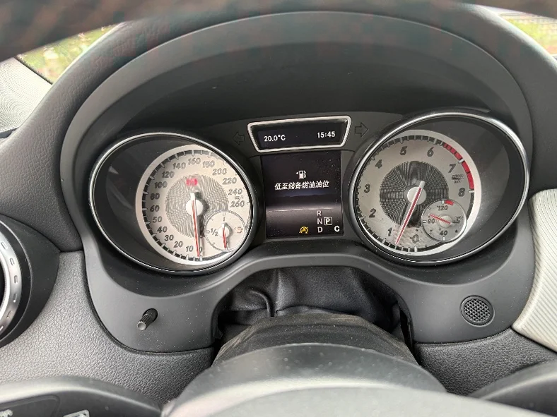 奔驰GLA 后面外观一