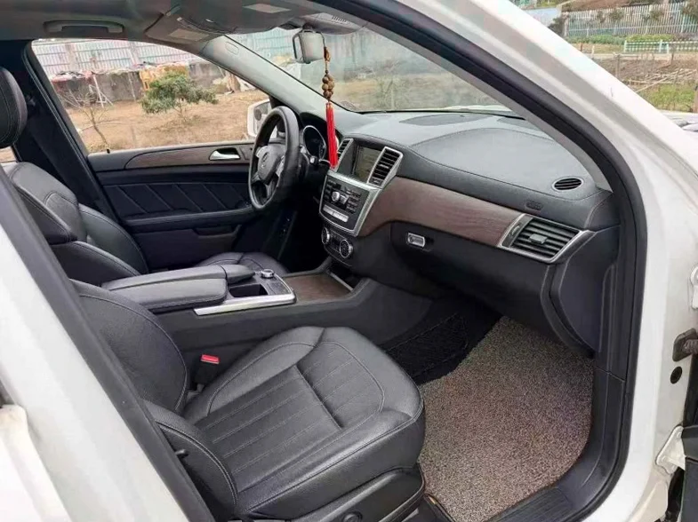 奔驰GLS 后面外观二