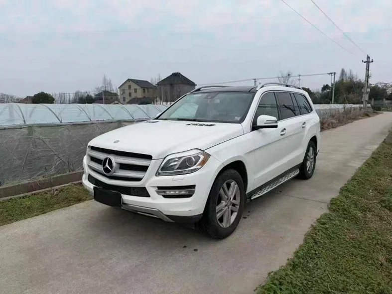 奔驰GLS 正面外观二
