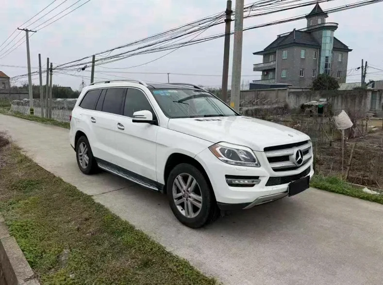 奔驰GLS 正面外观三