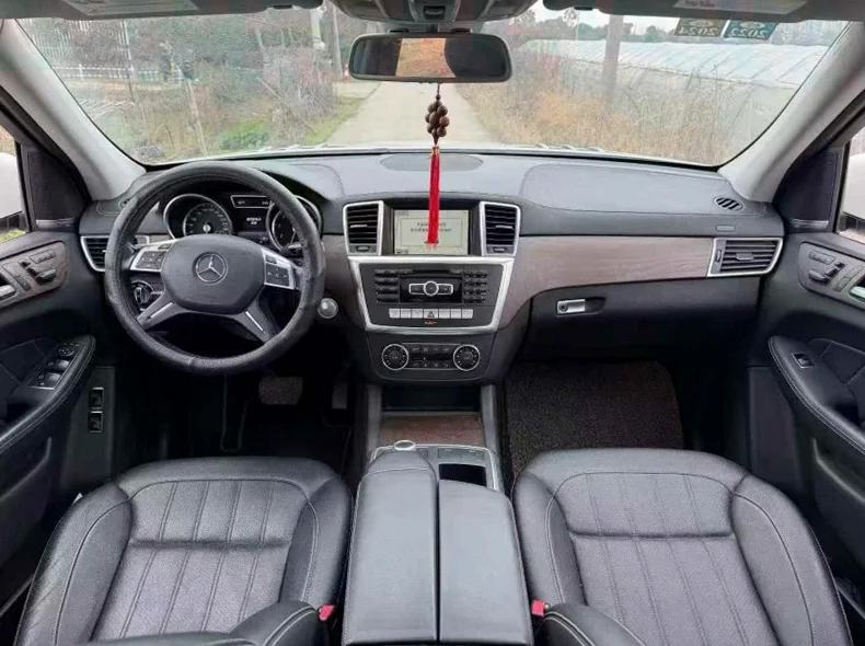 奔驰GLS 后面外观一