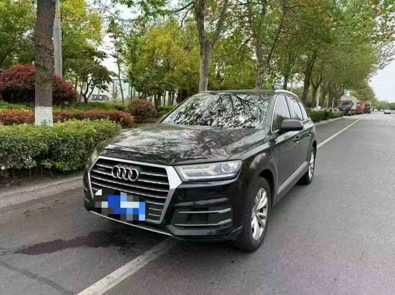 奥迪Q7 正面外观二