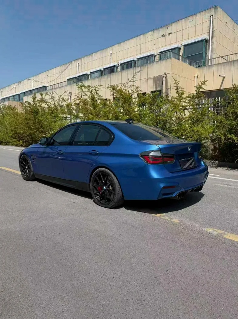 宝马3系 后面外观一