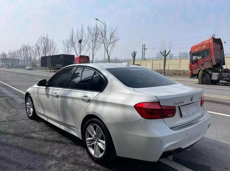 宝马3系 后面外观一