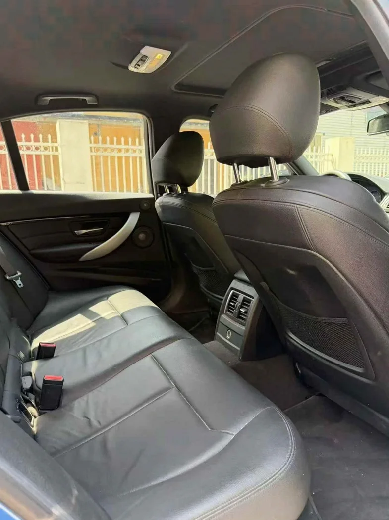 宝马3系 驾驶室