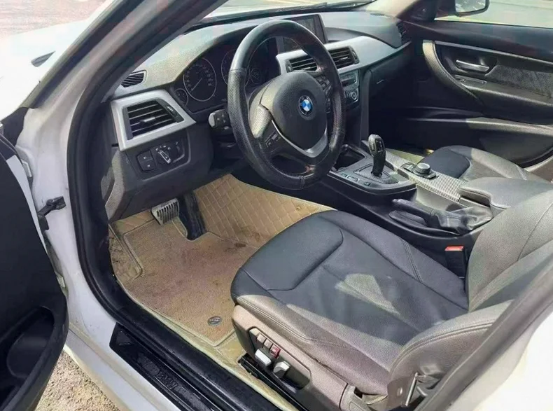 宝马3系 内饰前排