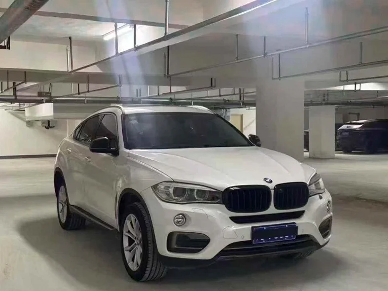 宝马X6 正面外观二