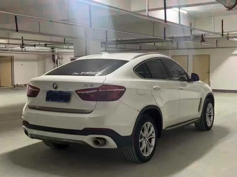 宝马X6 后面外观一