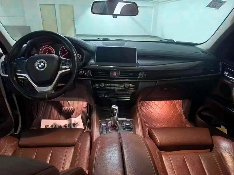 宝马X6 内饰后排