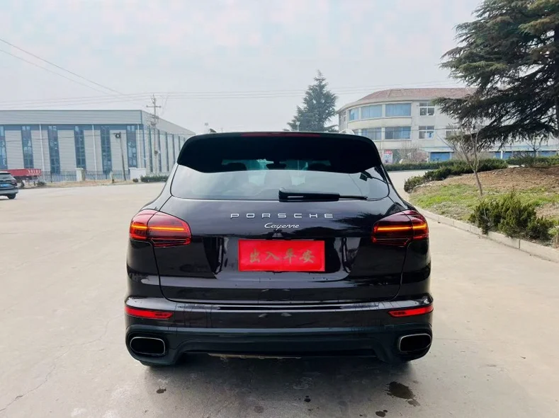 保时捷卡宴 后面外观二