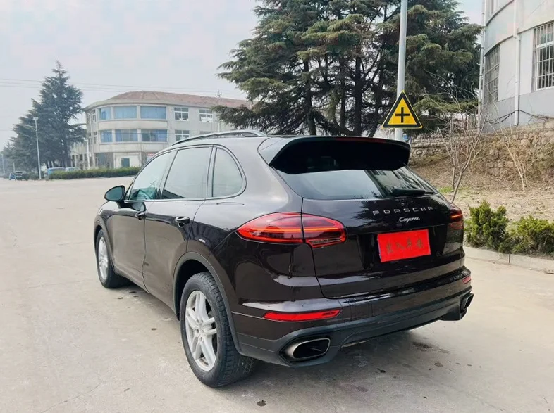 保时捷卡宴 后面外观三