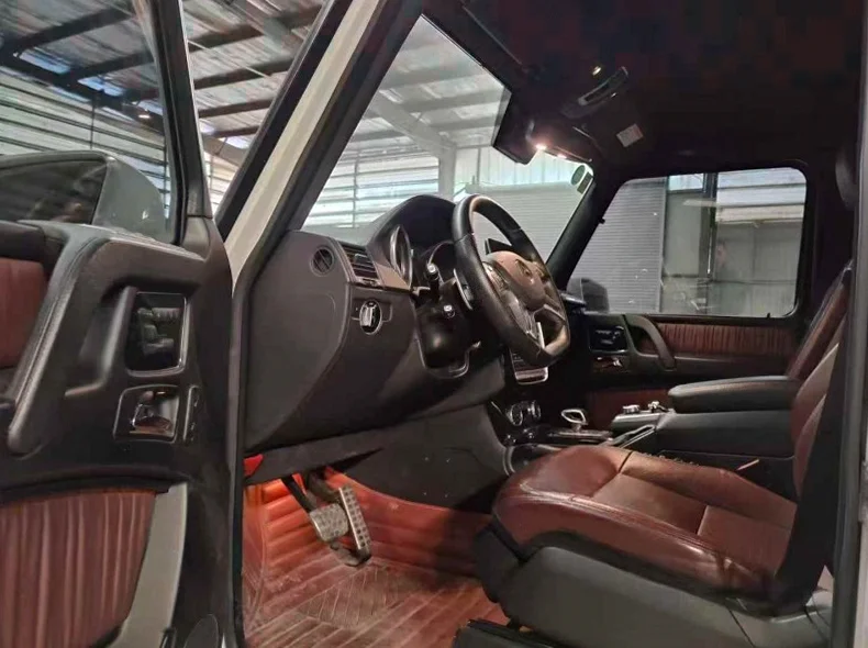 奔驰G 后面外观一