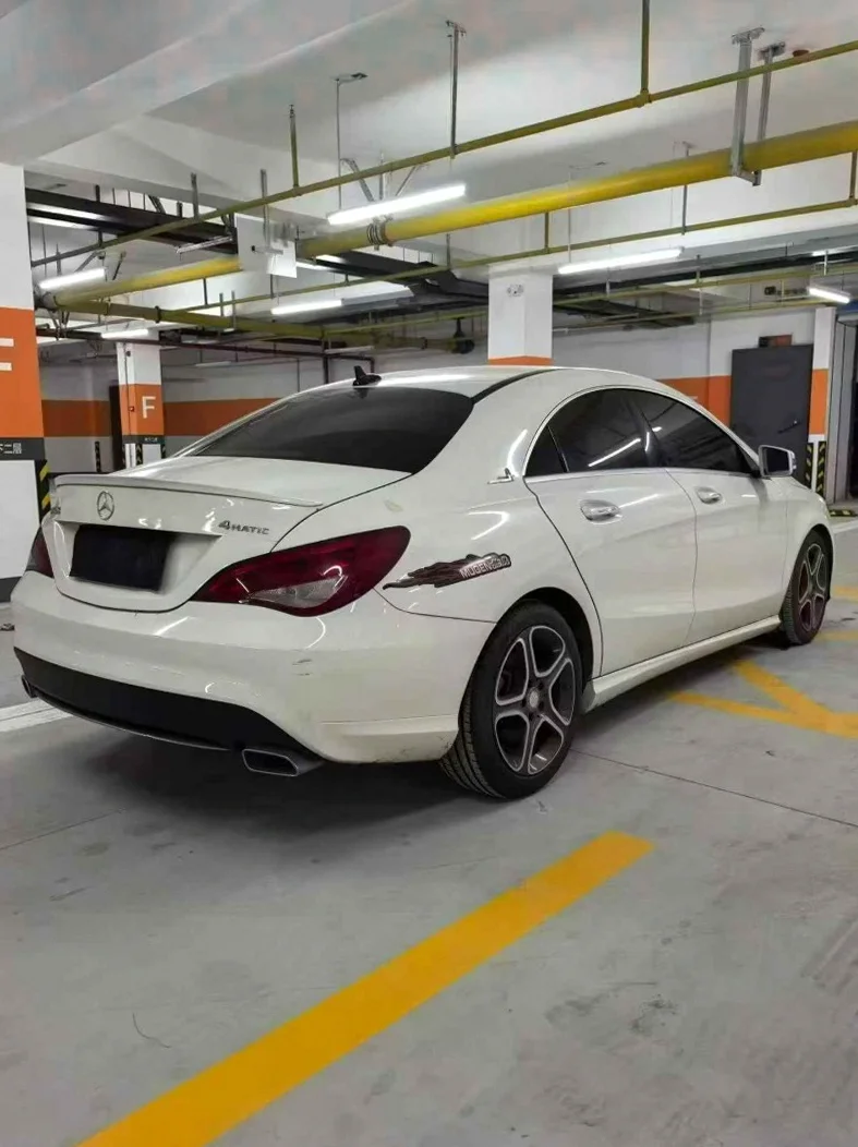 奔驰CLA 内饰前排