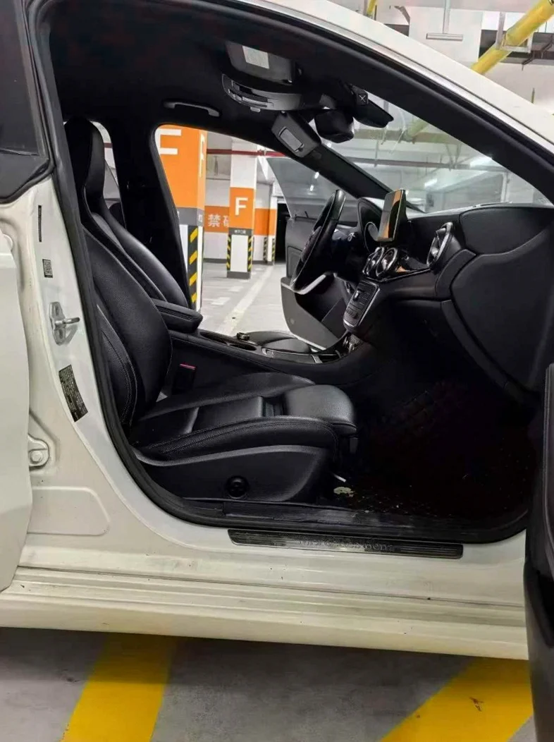 奔驰CLA 后面外观三