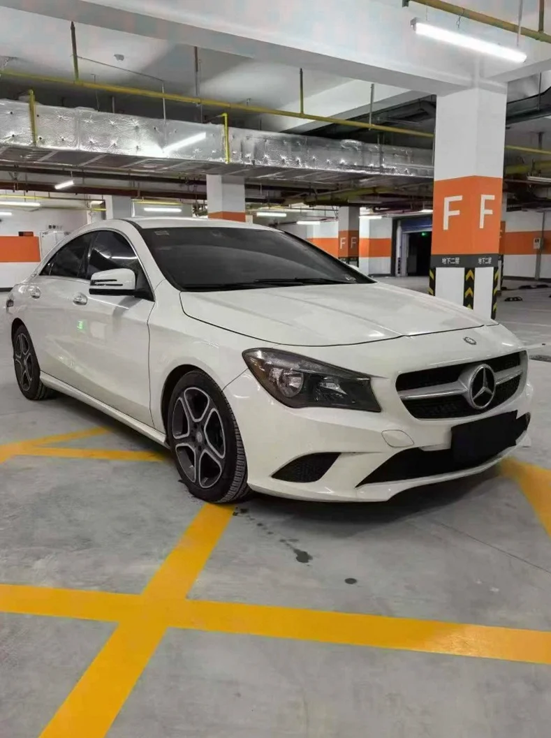 奔驰CLA 正面外观二