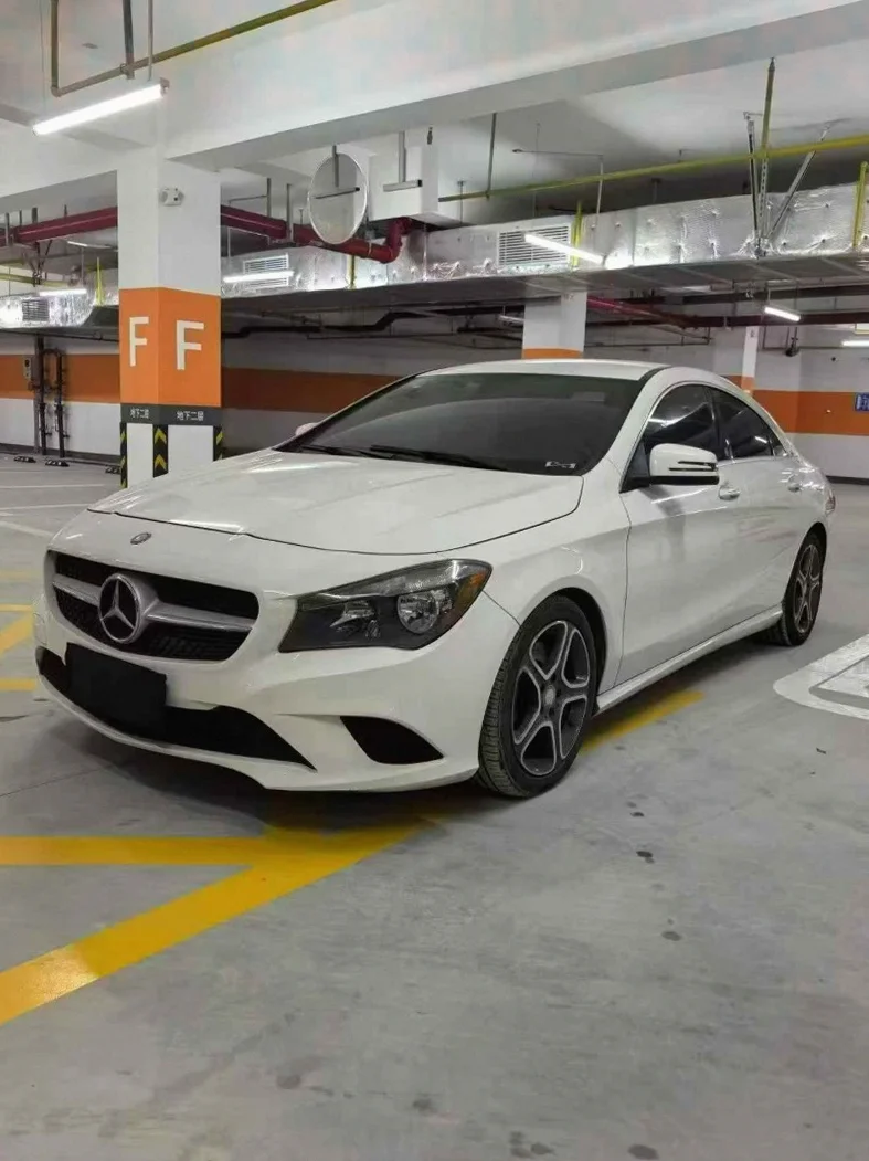 奔驰CLA 正面外观三