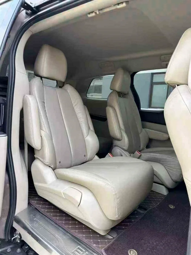 别克GL8 后面外观二