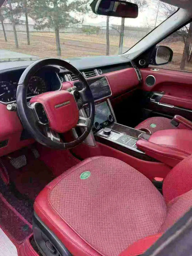 路虎揽胜行政 后面外观一