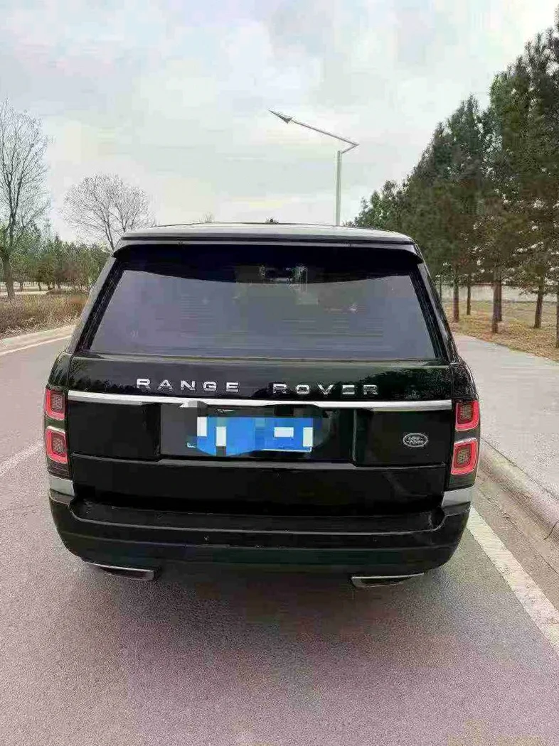 路虎揽胜行政 内饰后排