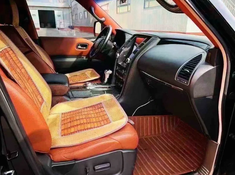 日产途乐 后面外观一