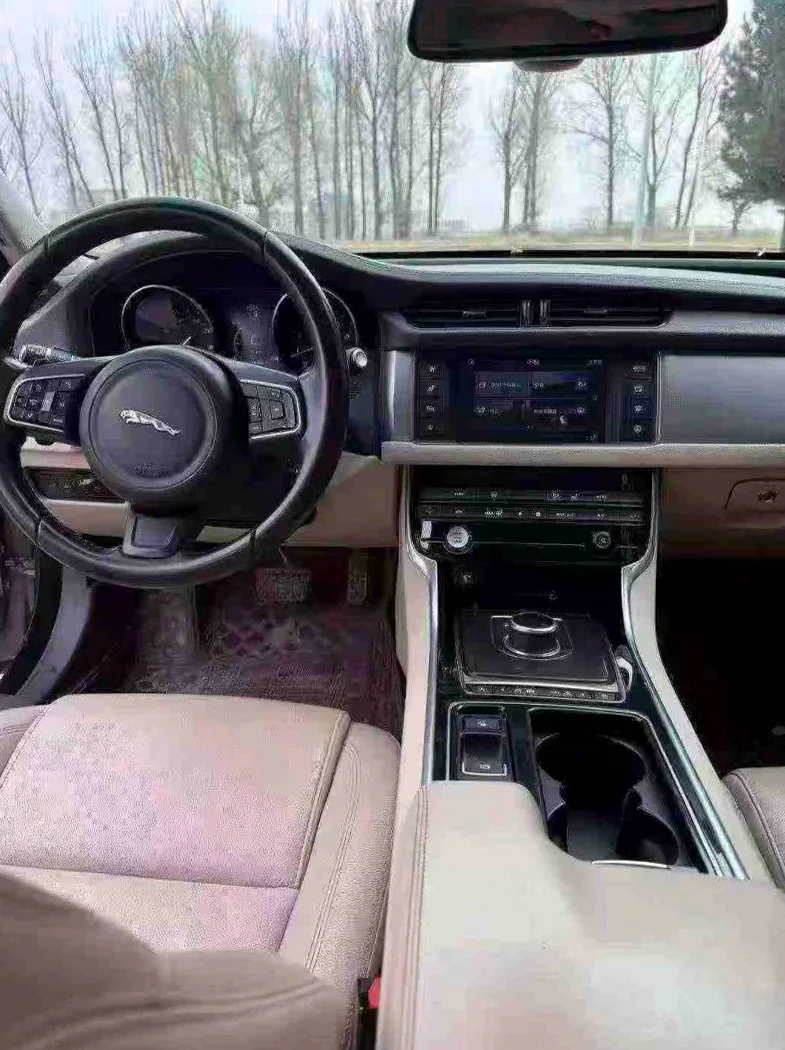 捷豹XFL 后面外观一