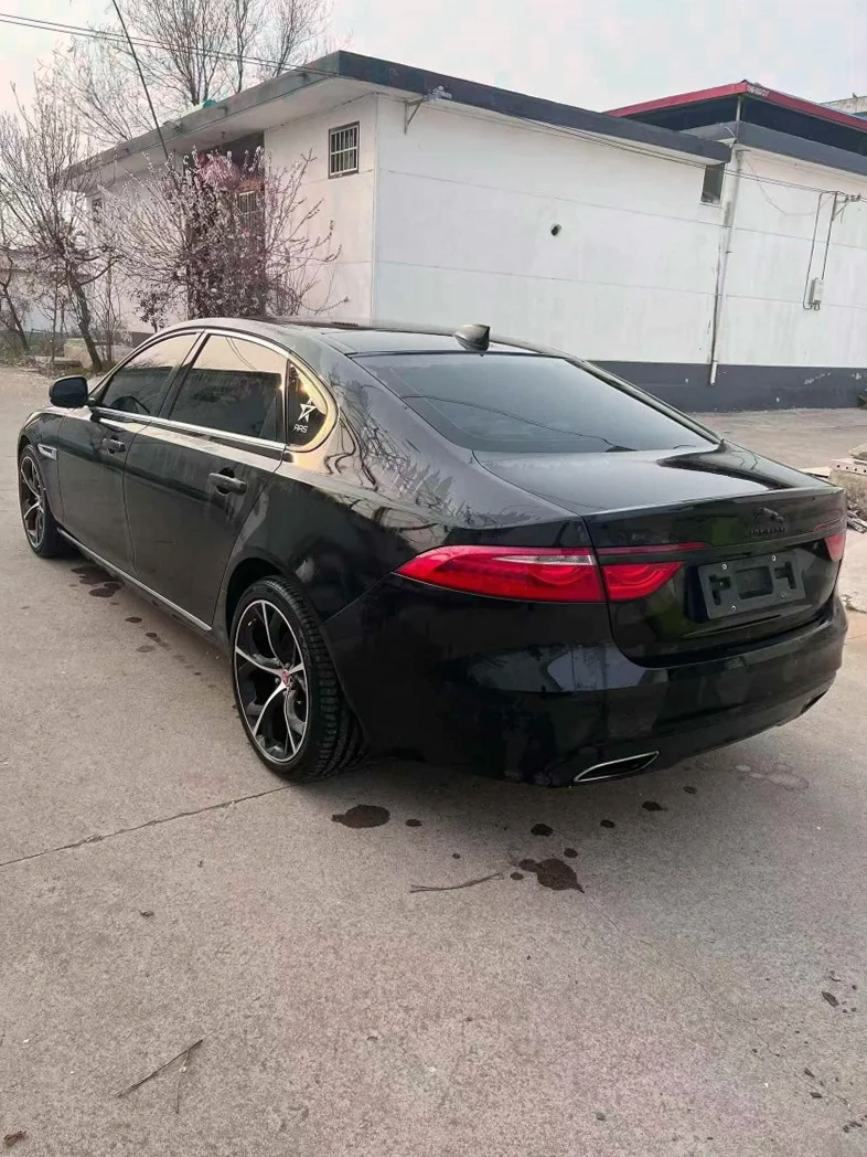 捷豹XFL 后面外观一