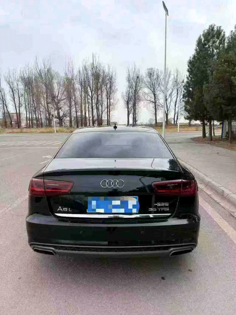 奥迪A6L 内饰前排