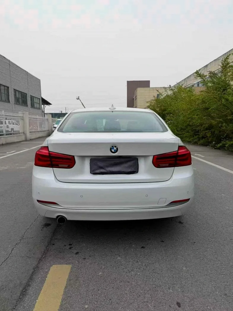 宝马3系 后面外观三