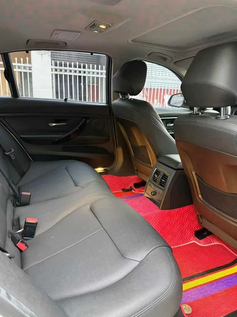 宝马3系 驾驶室