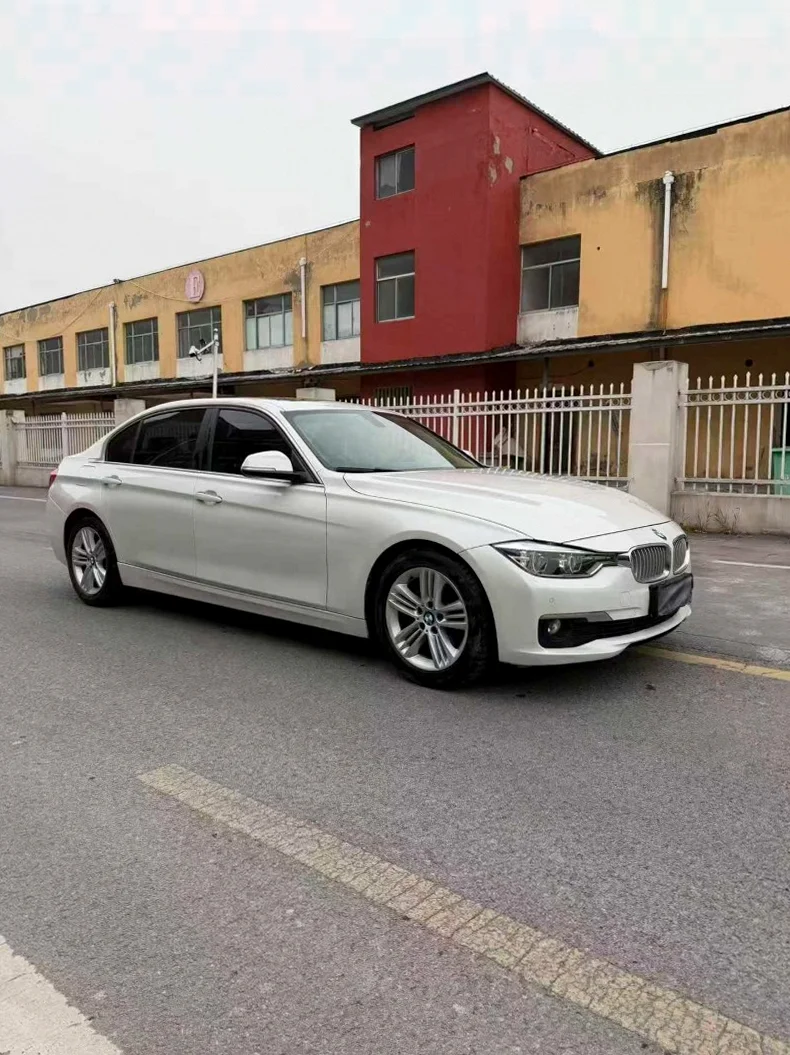 宝马3系 正面外观三