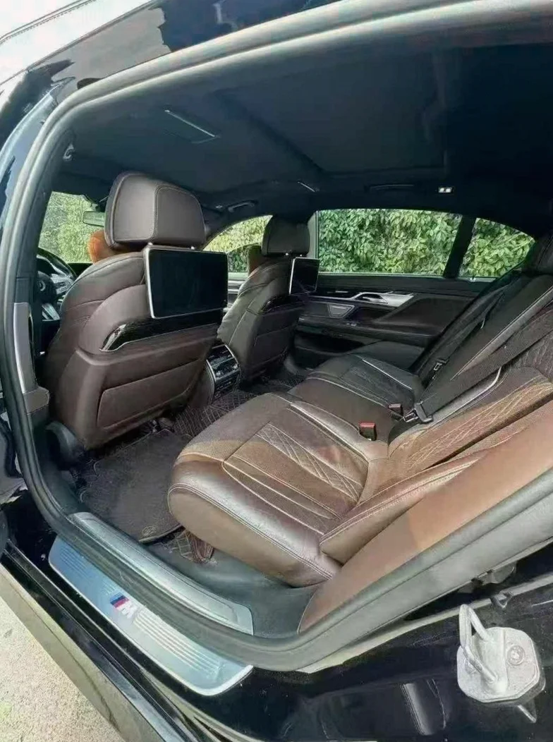 宝马7系 后面外观三