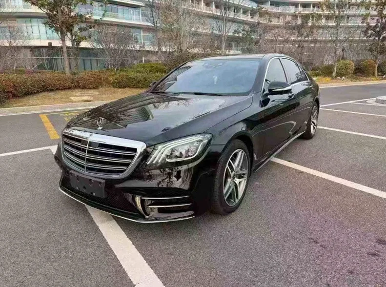 奔驰S 正面外观三