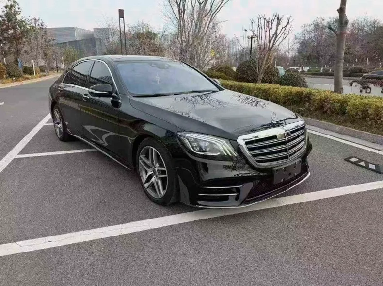 奔驰S 正面外观二