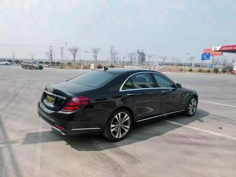 奔驰S 内饰前排