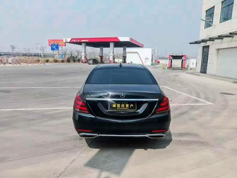 奔驰S 内饰后排