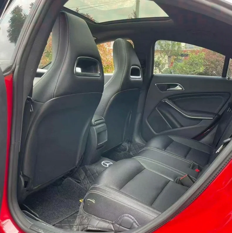 奔驰CLA 后面外观二