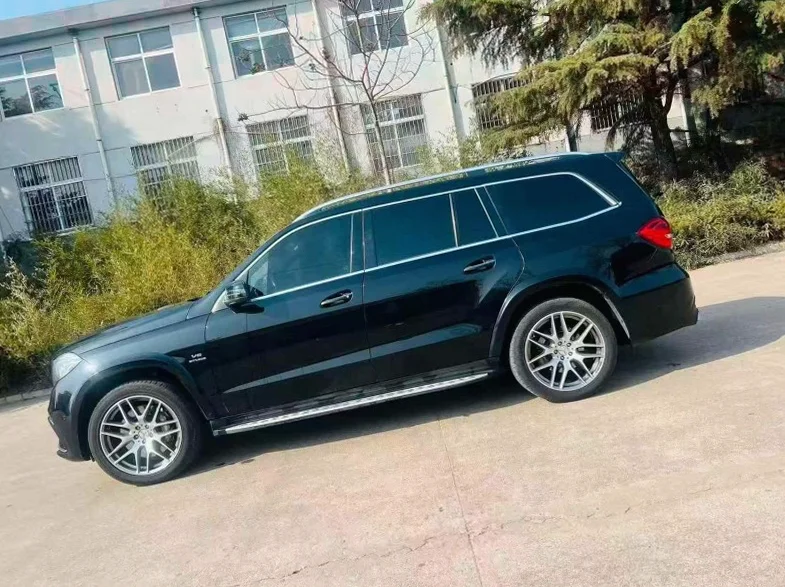 奔驰GLS 正面外观三