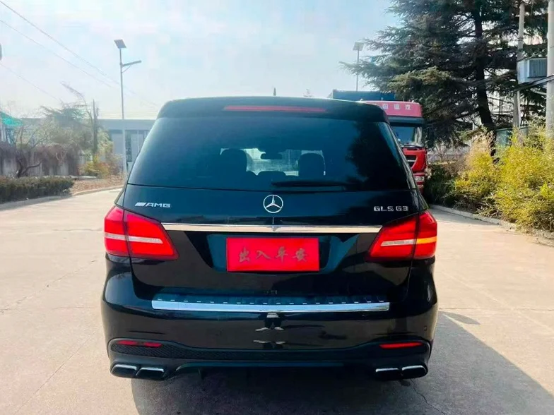奔驰GLS 后面外观二