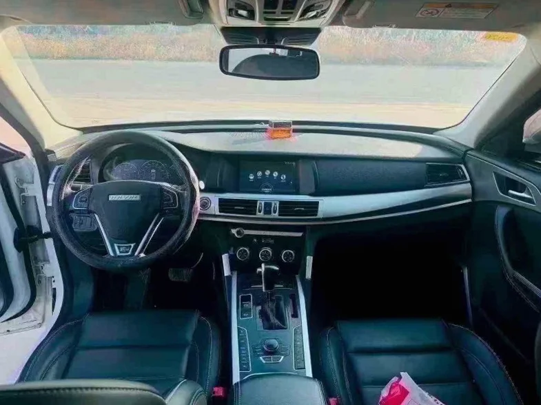 哈弗H7 后面外观一