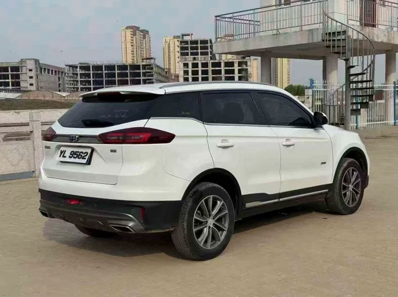 吉利博越 内饰前排