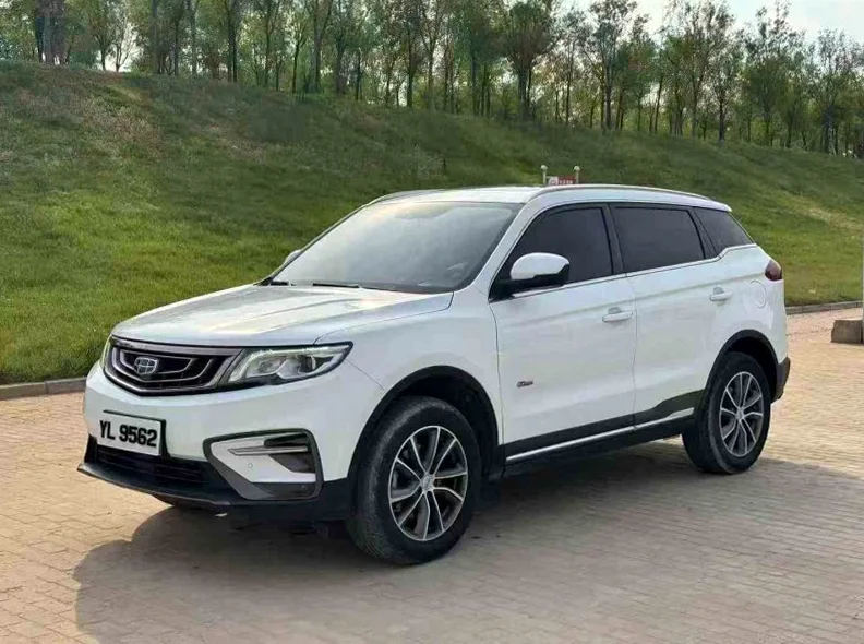 吉利博越 正面外观二