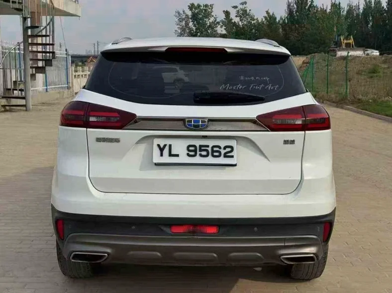 吉利博越 驾驶室